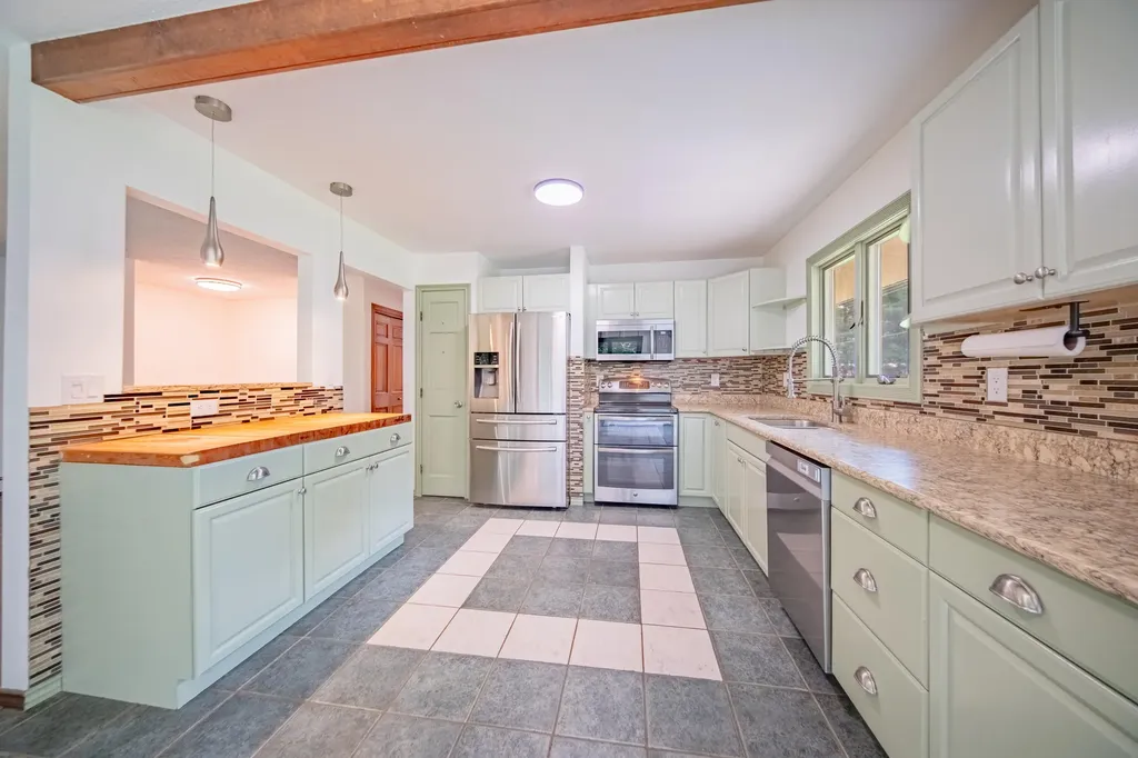 9625 Glenn Road Waterloo Township MI 49240