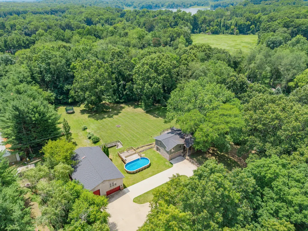 9625 Glenn Road Waterloo Township MI 49240