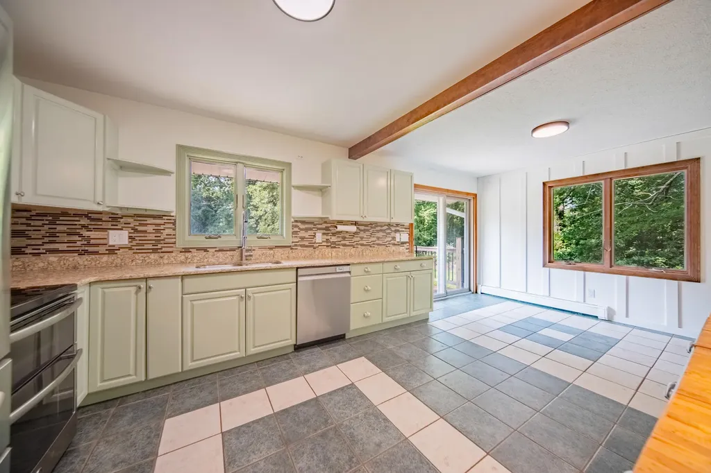 9625 Glenn Road Waterloo Township MI 49240