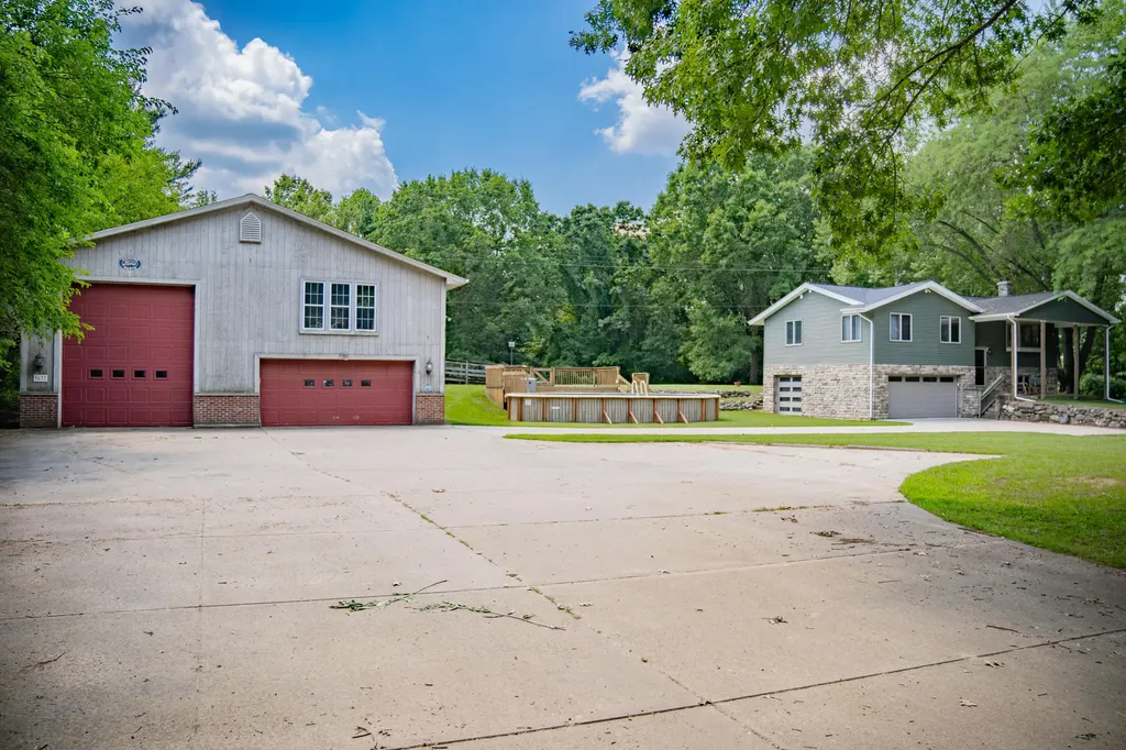 9625 Glenn Road Waterloo Township MI 49240