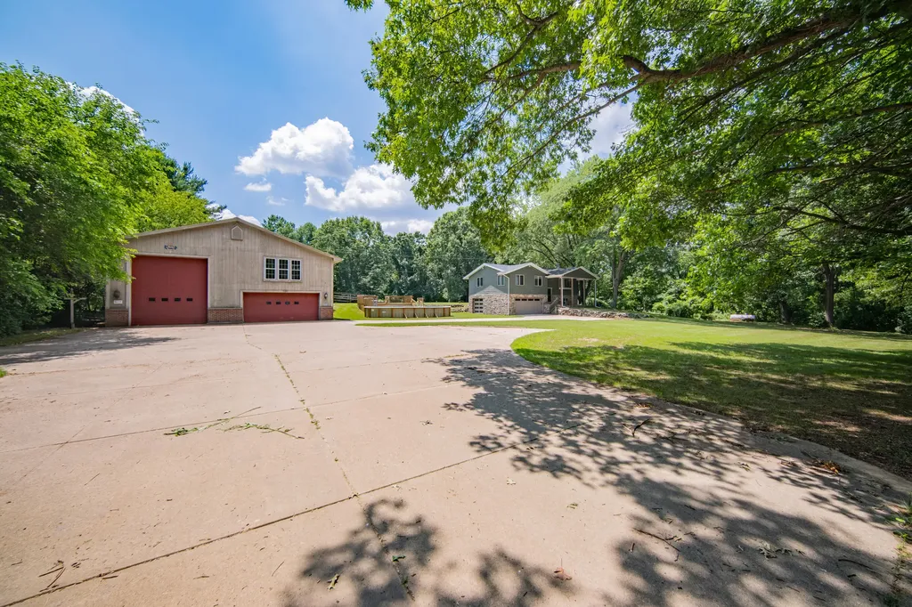 9625 Glenn Road Waterloo Township MI 49240