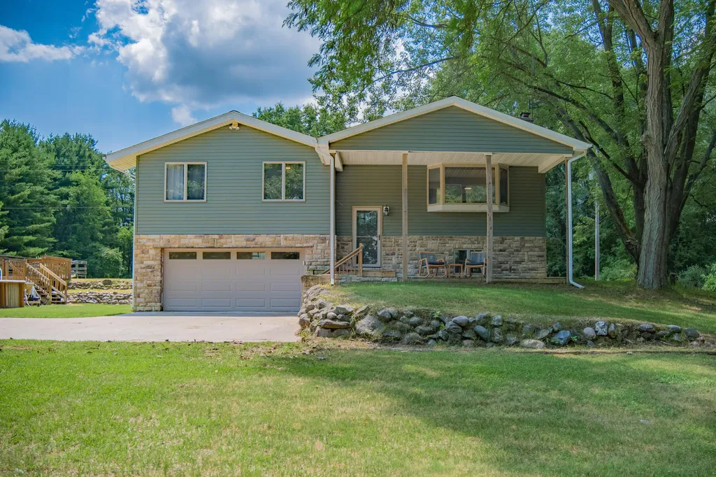 9625 Glenn Road Waterloo Township MI 49240