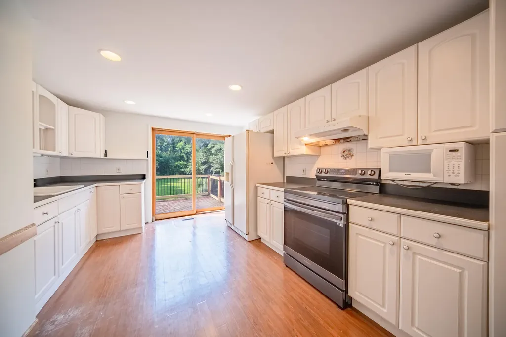 9625 Glenn Road Waterloo Township MI 49240