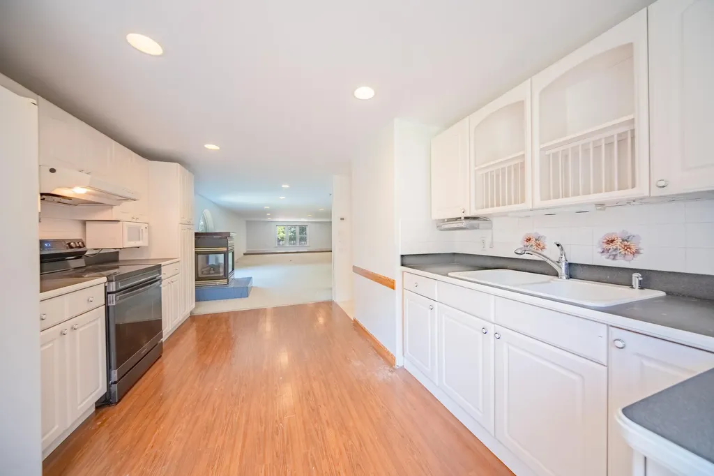 9625 Glenn Road Waterloo Township MI 49240
