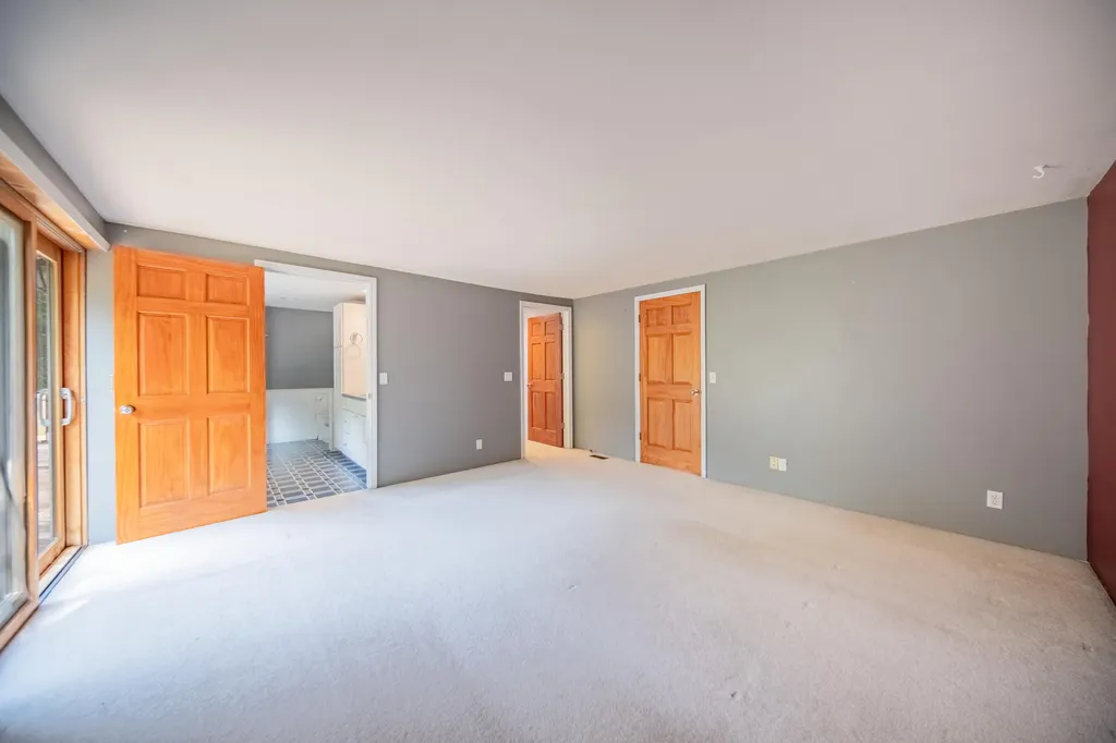 9625 Glenn Road Waterloo Township MI 49240