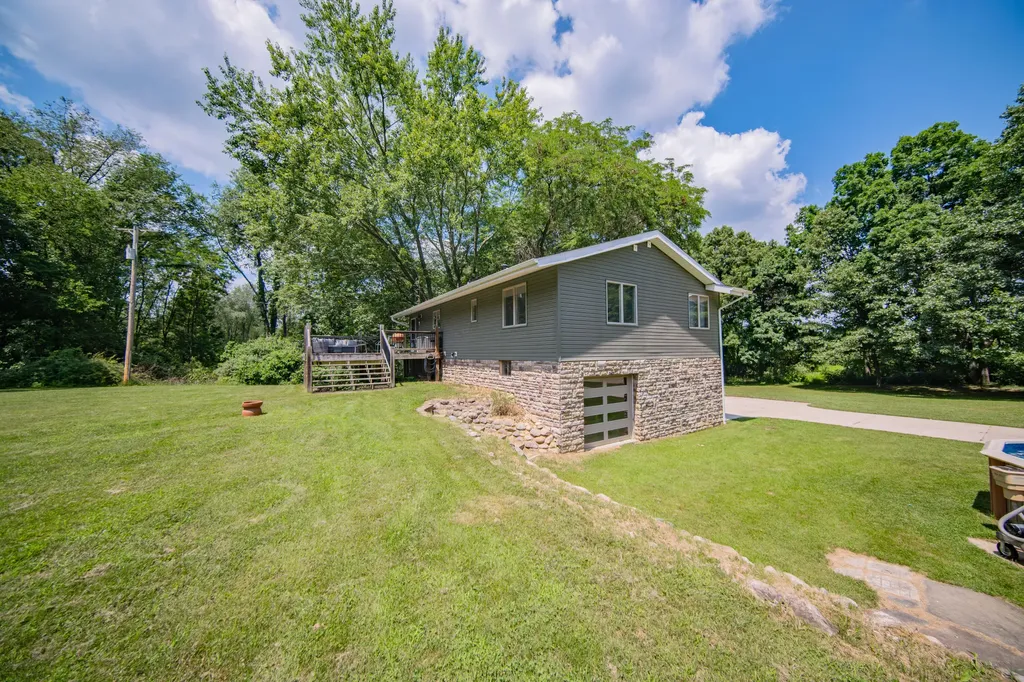 9625 Glenn Road Waterloo Township MI 49240