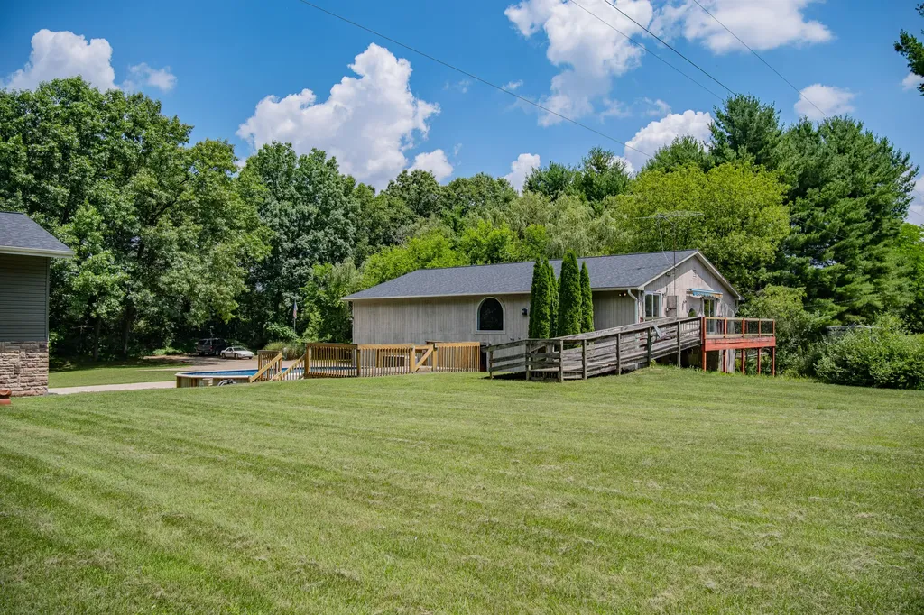9625 Glenn Road Waterloo Township MI 49240