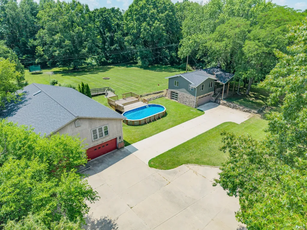 9625 Glenn Road Waterloo Township MI 49240