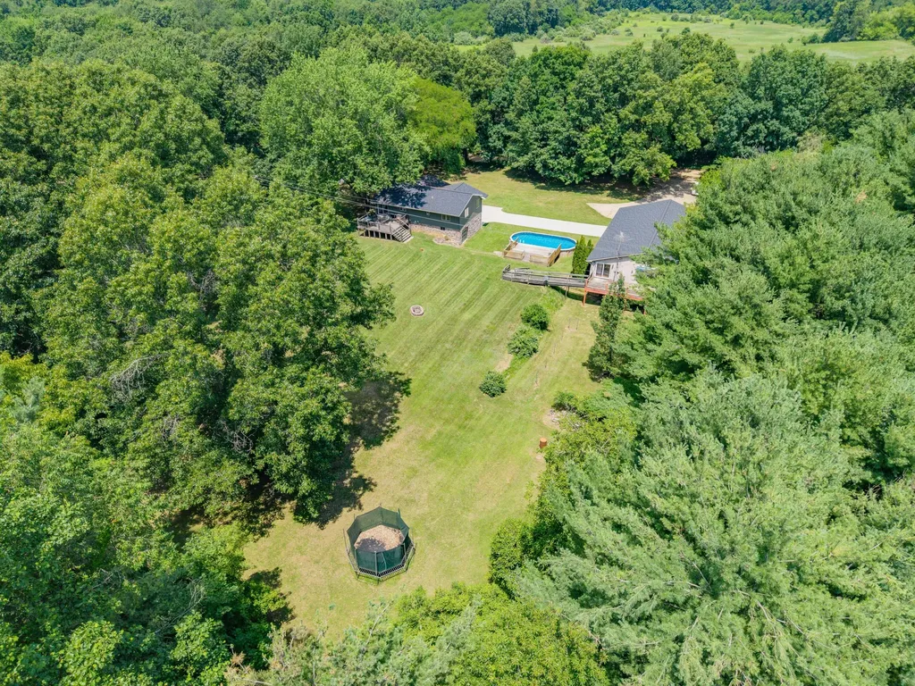 9625 Glenn Road Waterloo Township MI 49240