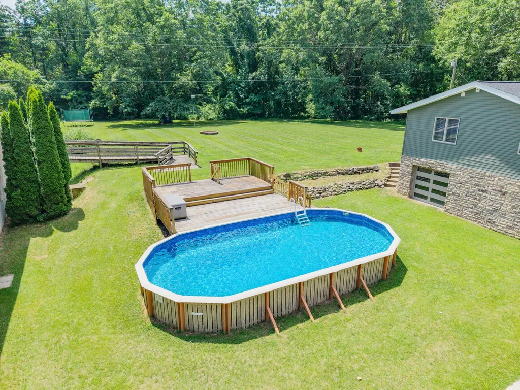 9625 Glenn Road Waterloo Township MI 49240
