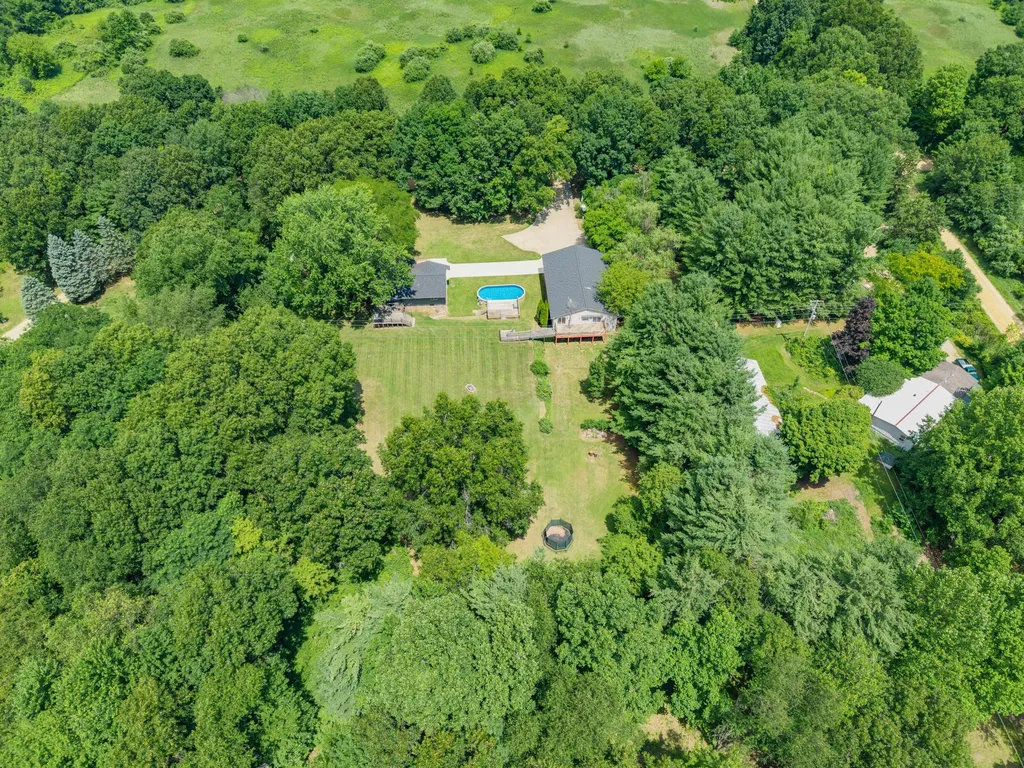 9625 Glenn Road Waterloo Township MI 49240