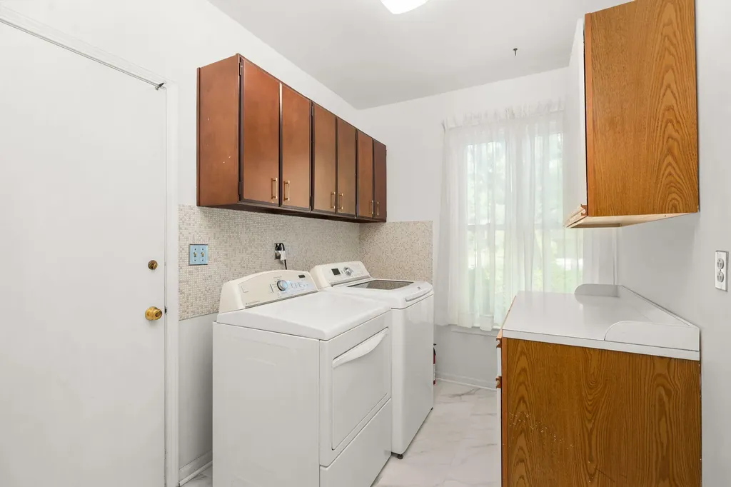 3541 Windemere Drive Ann Arbor City MI 48105