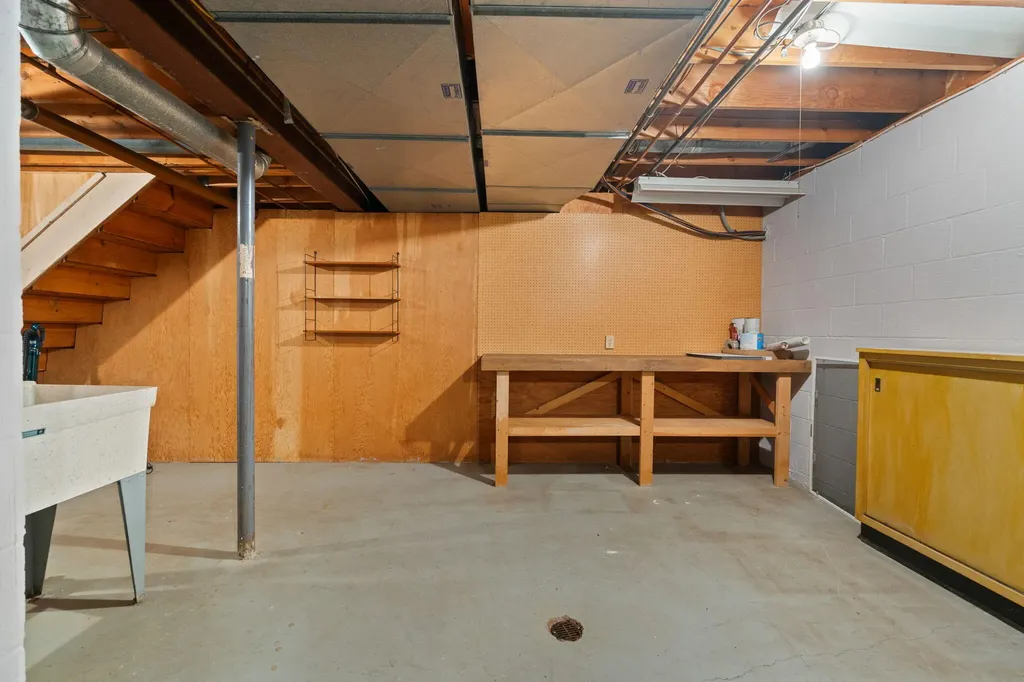 3541 Windemere Drive Ann Arbor City MI 48105