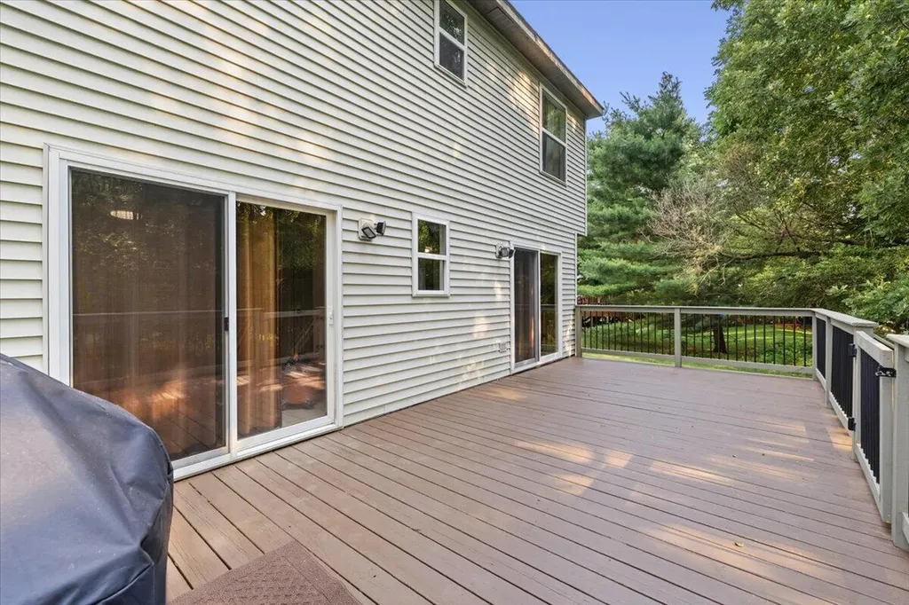 608 Heritage Circle Fenton City MI 48430