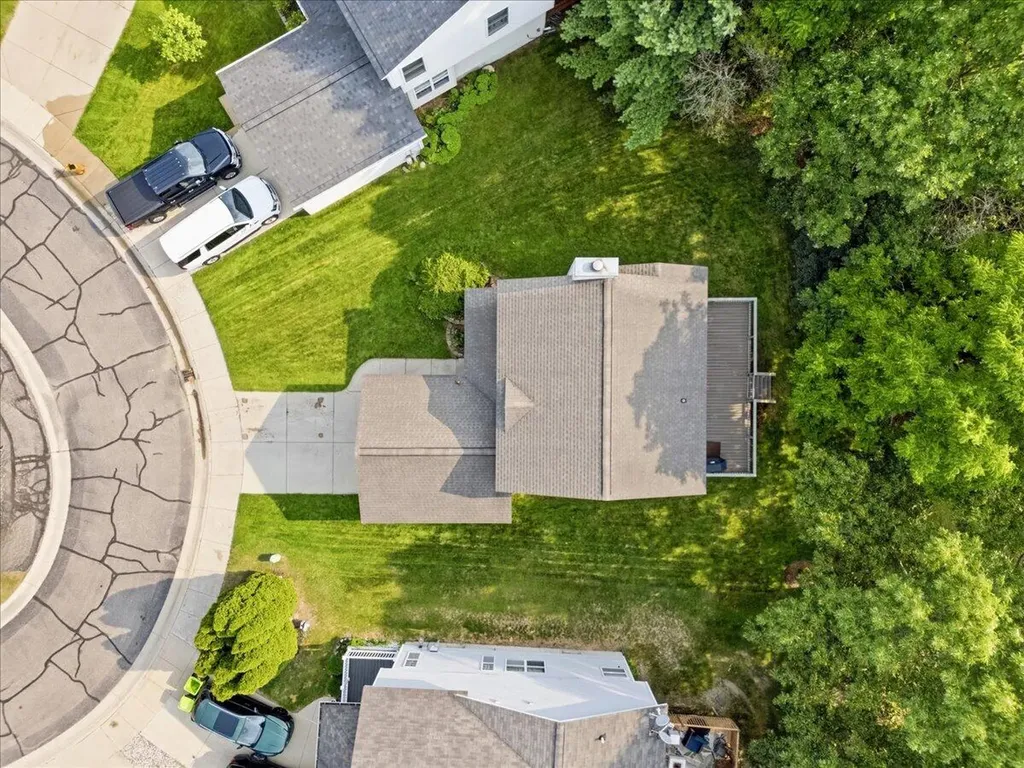 608 Heritage Circle Fenton City MI 48430