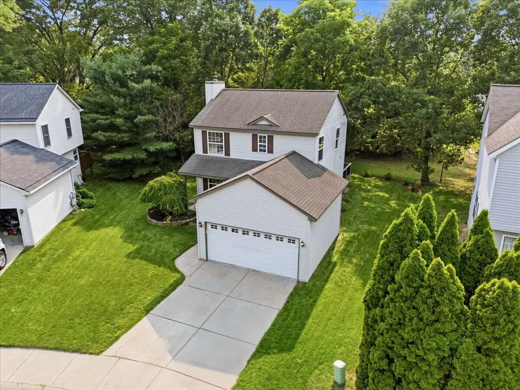 608 Heritage Circle Fenton City MI 48430