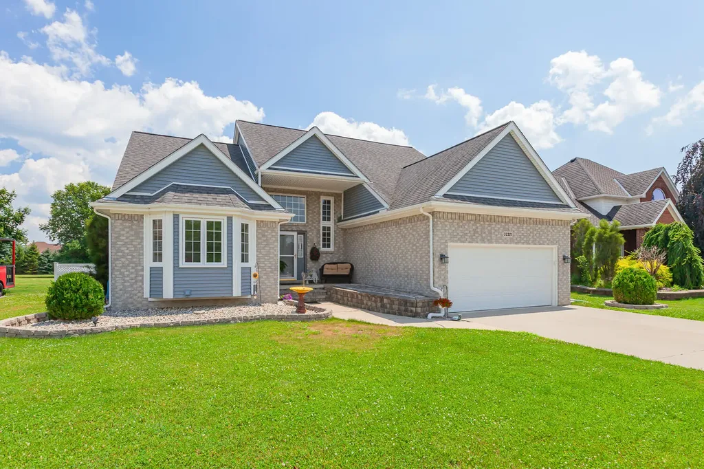 32321 Liparoto Drive Rockwood City MI 48173