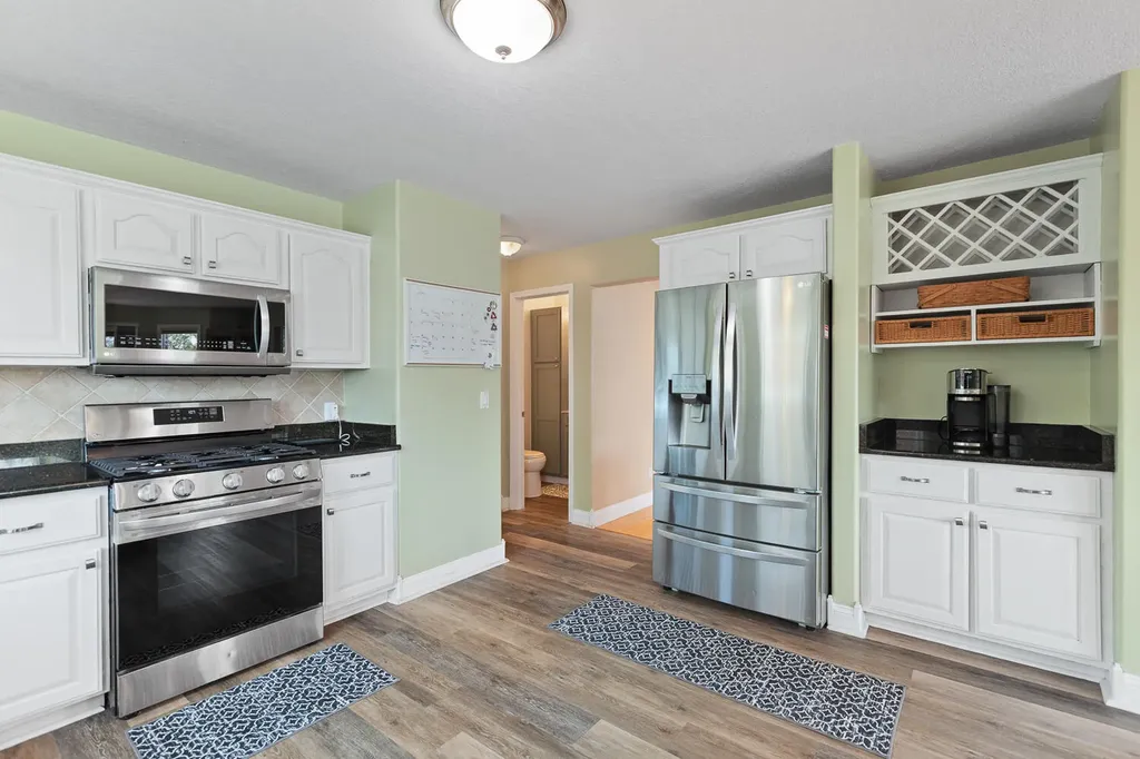 32321 Liparoto Drive Rockwood City MI 48173