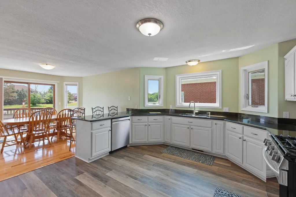 32321 Liparoto Drive Rockwood City MI 48173