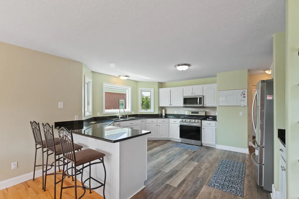 32321 Liparoto Drive Rockwood City MI 48173