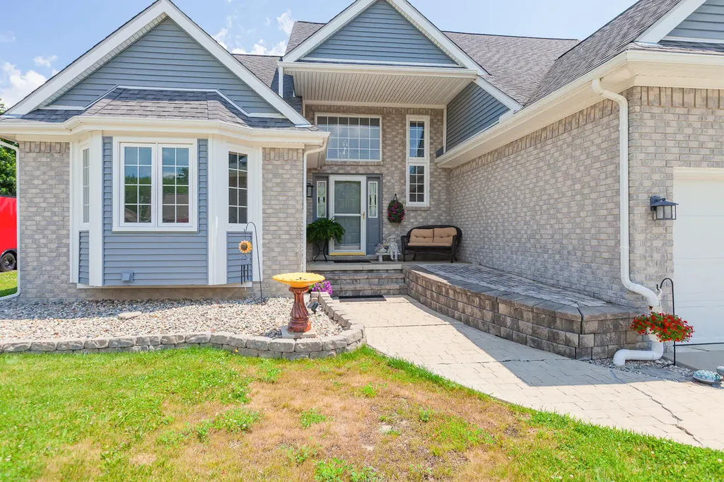 32321 Liparoto Drive Rockwood City MI 48173