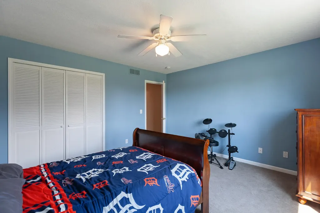32321 Liparoto Drive Rockwood City MI 48173