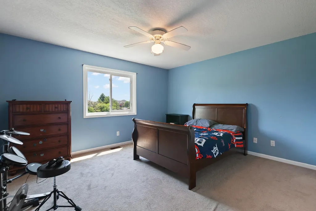 32321 Liparoto Drive Rockwood City MI 48173