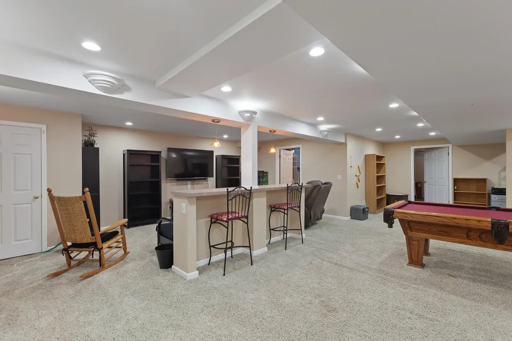 32321 Liparoto Drive Rockwood City MI 48173