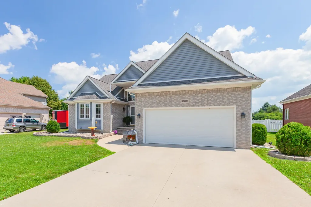 32321 Liparoto Drive Rockwood City MI 48173
