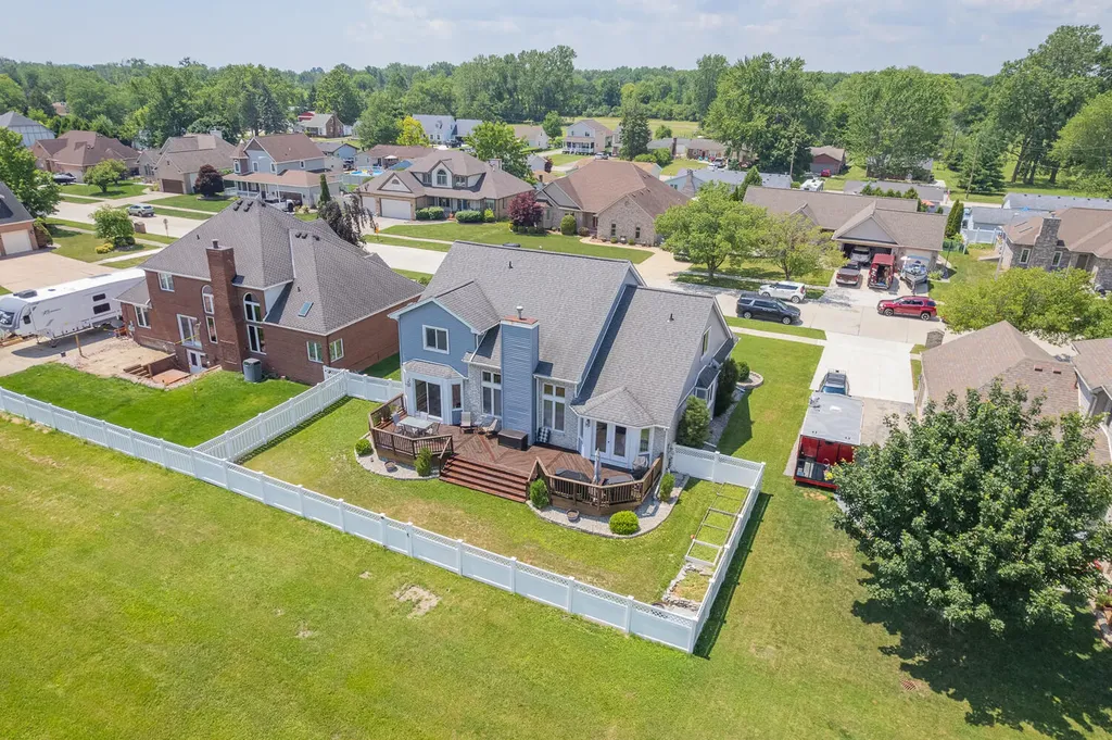 32321 Liparoto Drive Rockwood City MI 48173