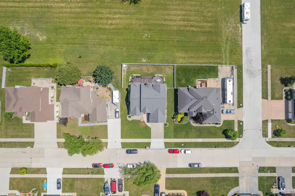 32321 Liparoto Drive Rockwood City MI 48173