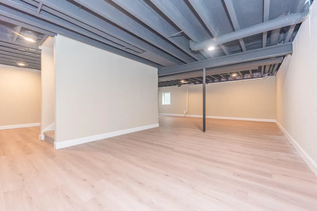 1 Maple Village Court Ann Arbor City MI 48103