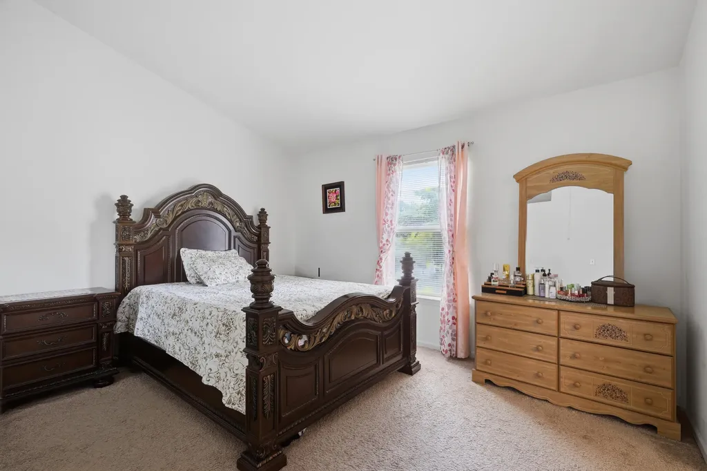 38559 Nellie Lane Westland City MI 48186