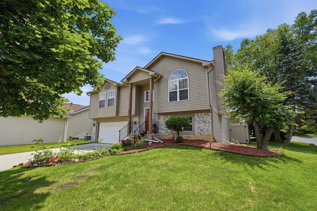 38559 Nellie Lane Westland City MI 48186