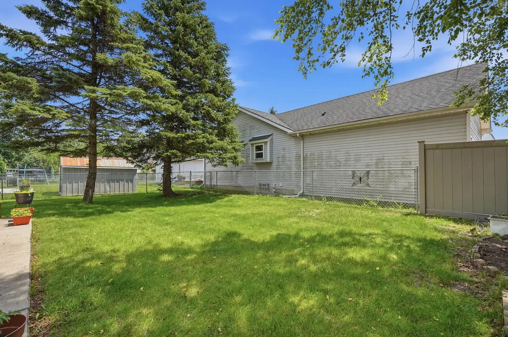 38559 Nellie Lane Westland City MI 48186