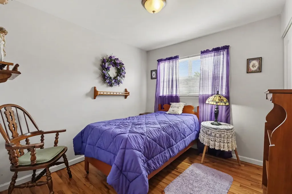 668 S Hawthorne Street Westland City MI 48186