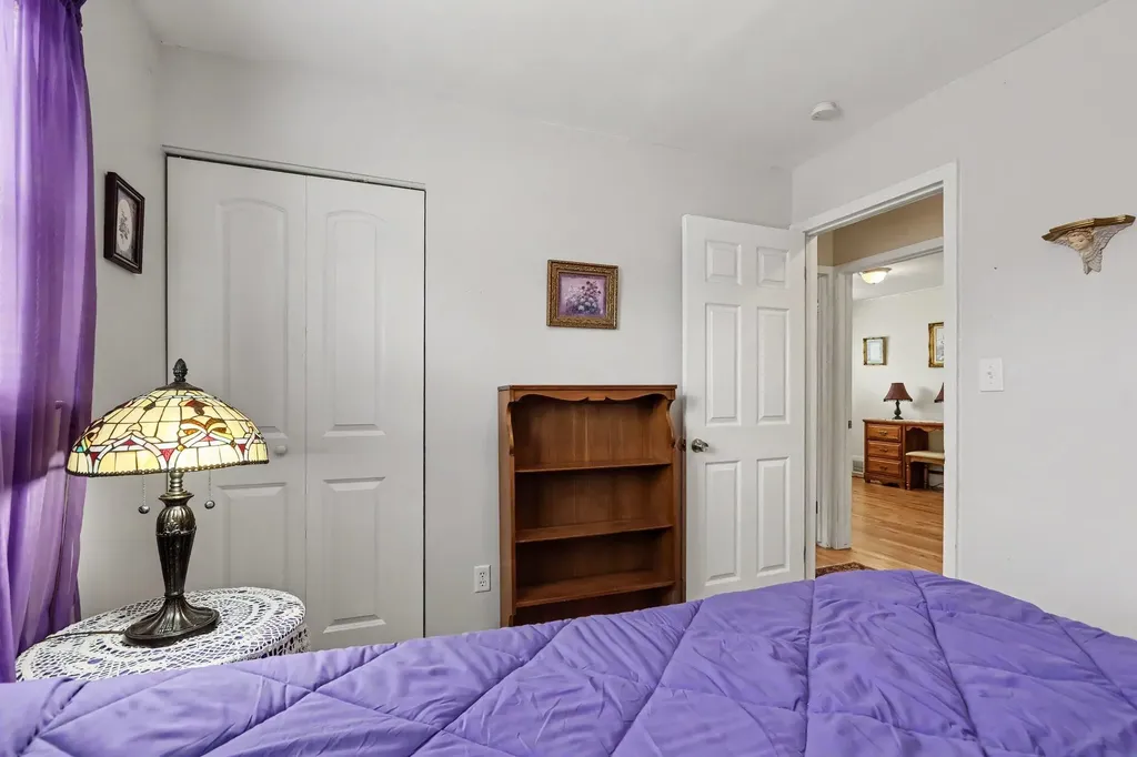 668 S Hawthorne Street Westland City MI 48186