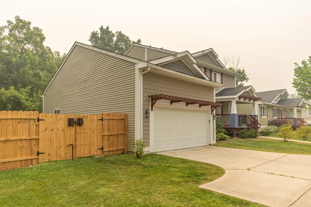 2 Maple Village Court Ann Arbor City MI 48103