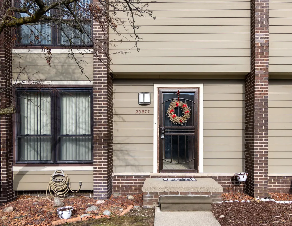 20977 Sherman Avenue Southfield City MI 48033