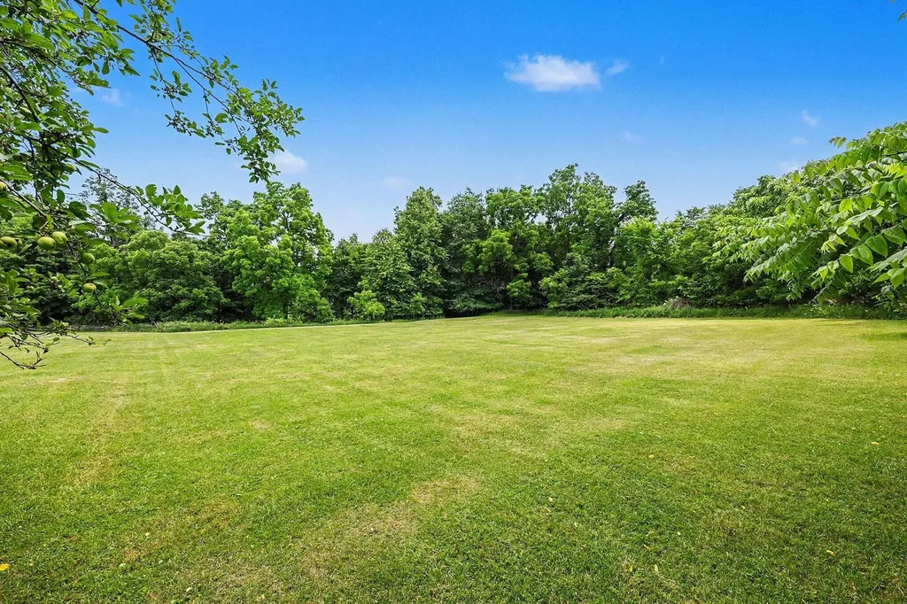 5901 Sharon Hollow Road Sharon Township MI 48158