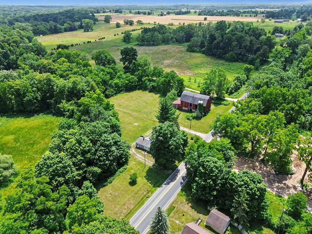 5901 Sharon Hollow Road Sharon Township MI 48158