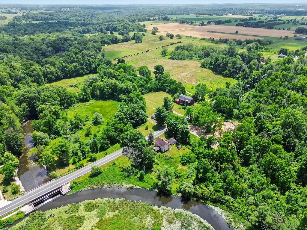 5901 Sharon Hollow Road Sharon Township MI 48158