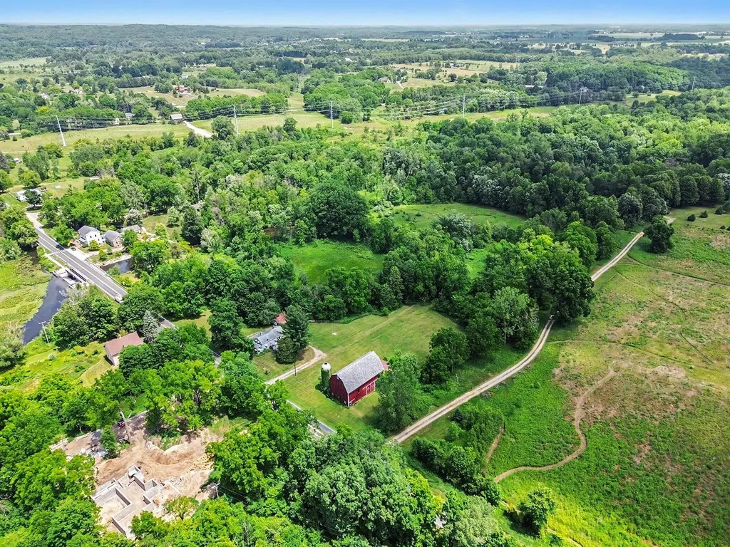 5901 Sharon Hollow Road Sharon Township MI 48158