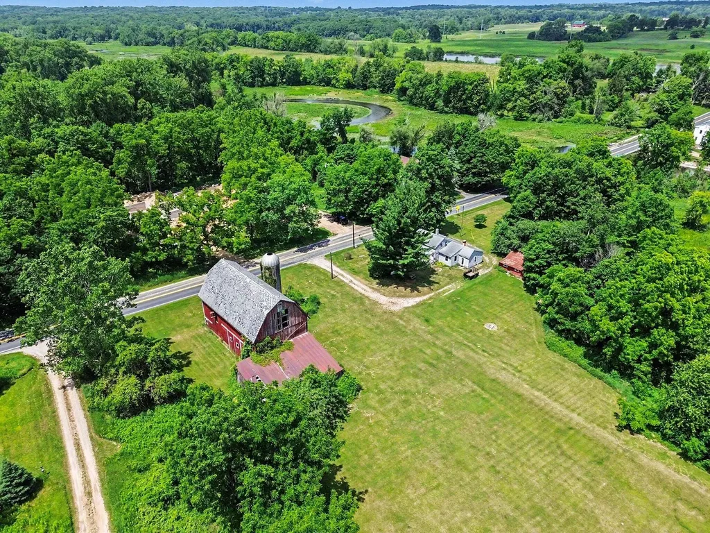 5901 Sharon Hollow Road Sharon Township MI 48158