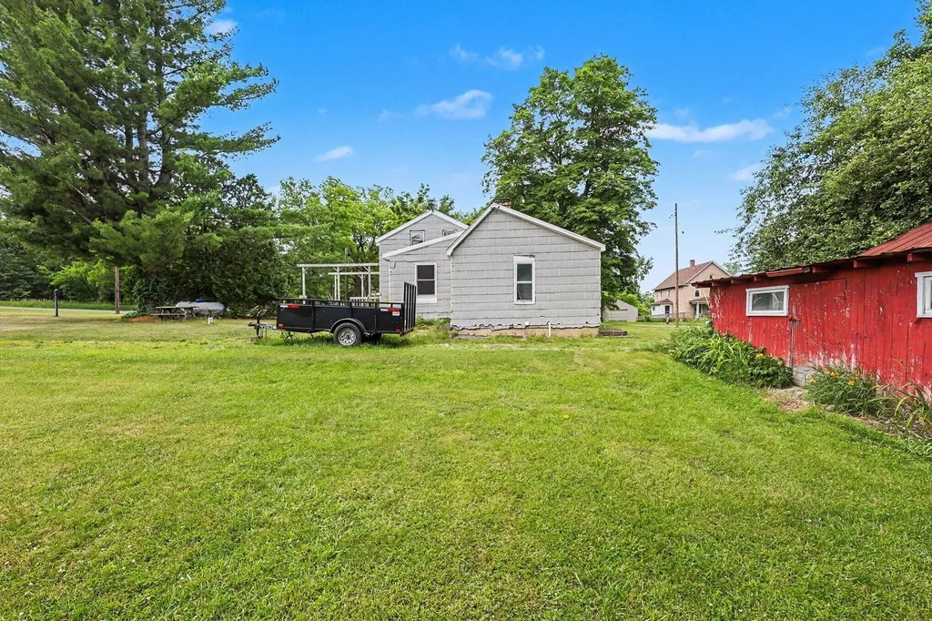 5901 Sharon Hollow Road Sharon Township MI 48158