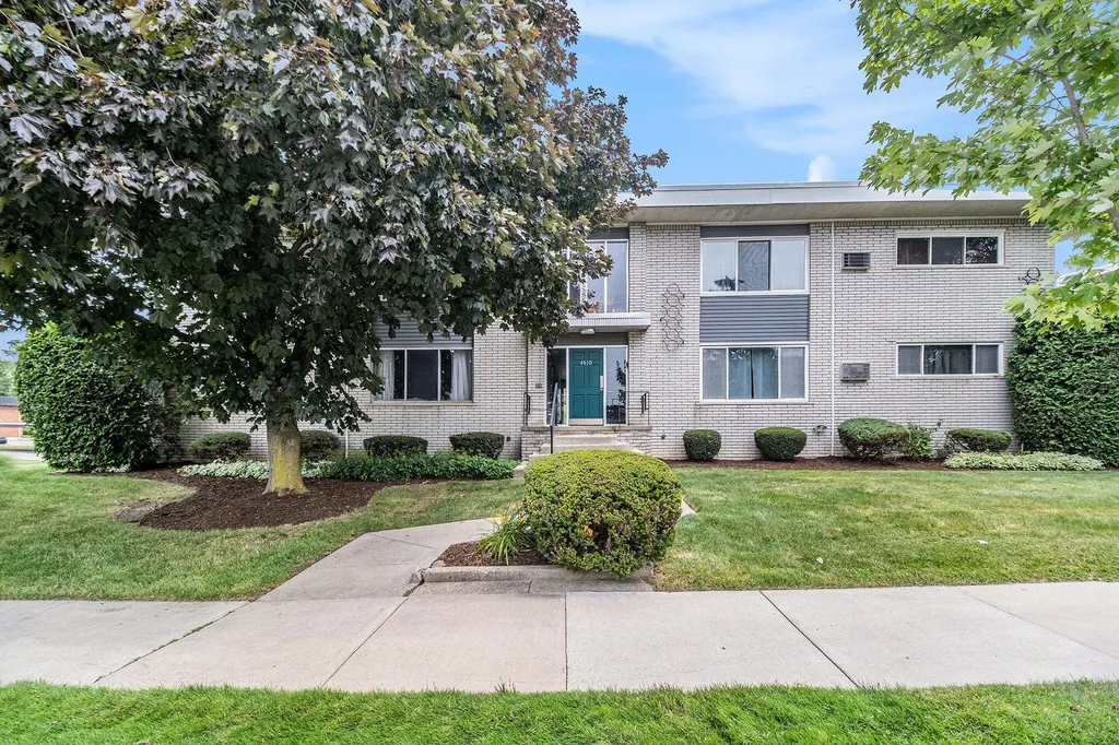 4910 Briarwood Avenue Royal Oak City MI 48073