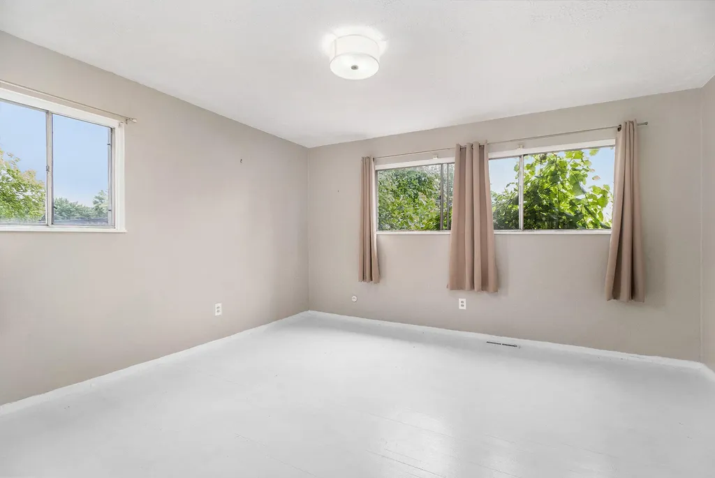 4910 Briarwood Avenue Royal Oak City MI 48073