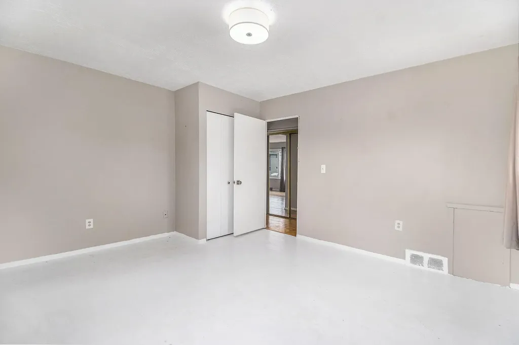 4910 Briarwood Avenue Royal Oak City MI 48073
