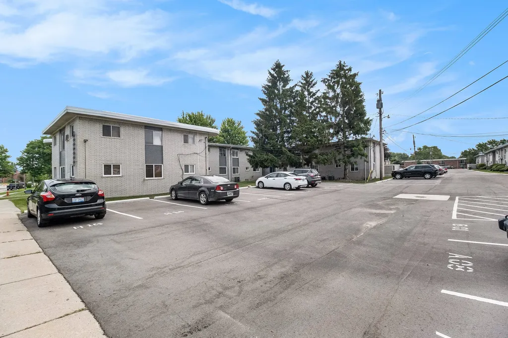 4910 Briarwood Avenue Royal Oak City MI 48073