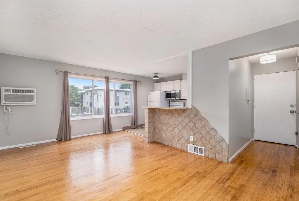 4910 Briarwood Avenue Royal Oak City MI 48073